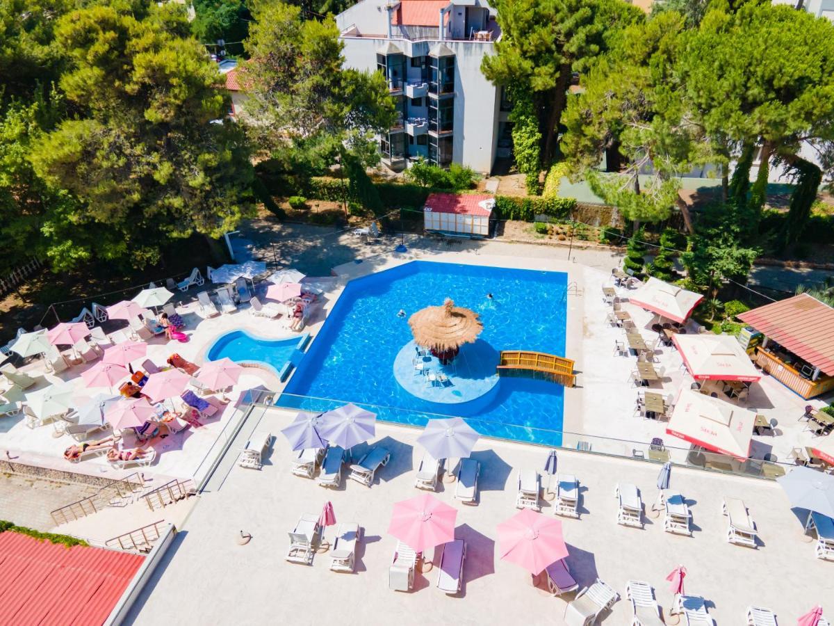 Hotel Metropolis Palace 3*