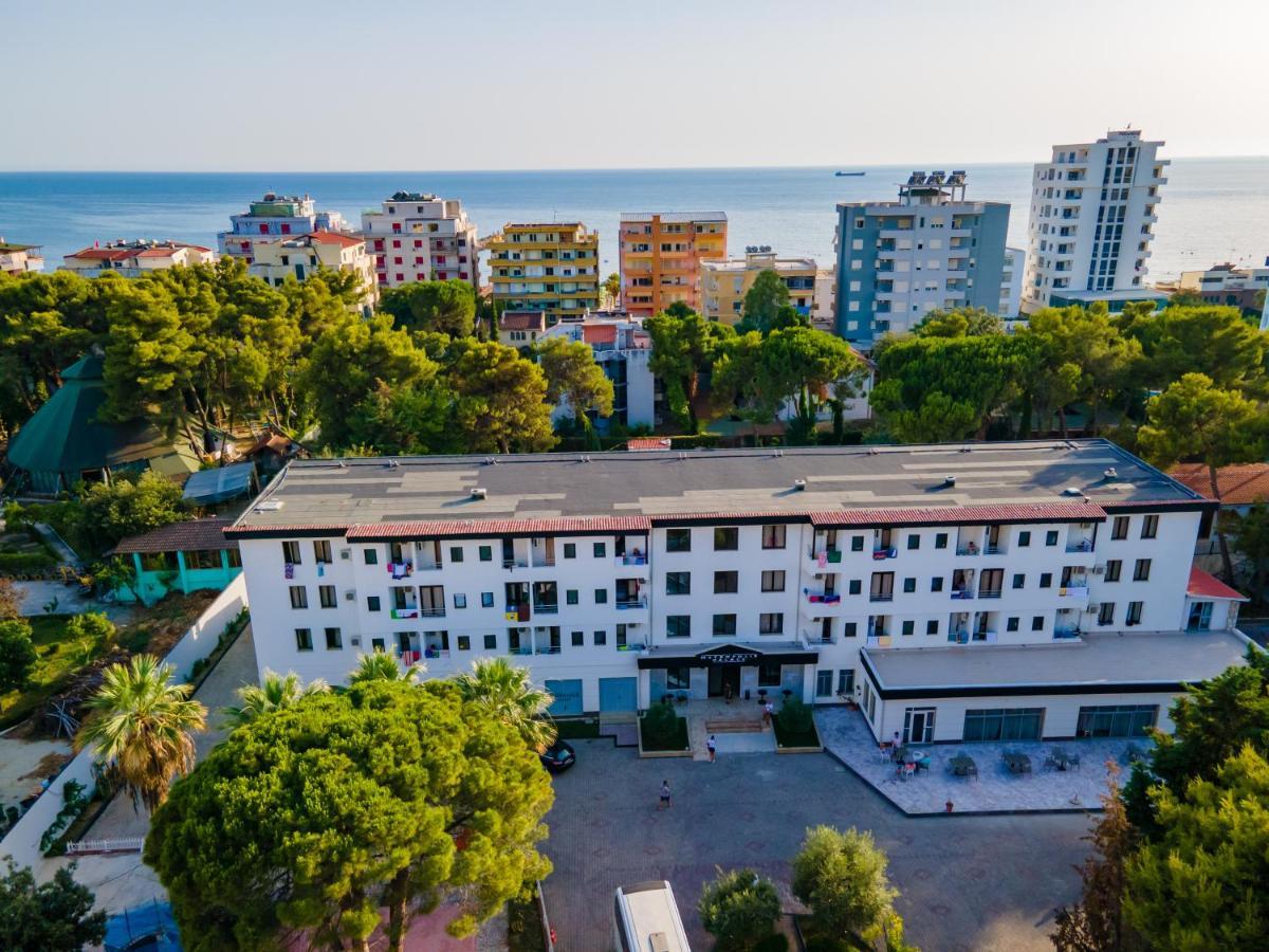 Hotel Metropolis Palace