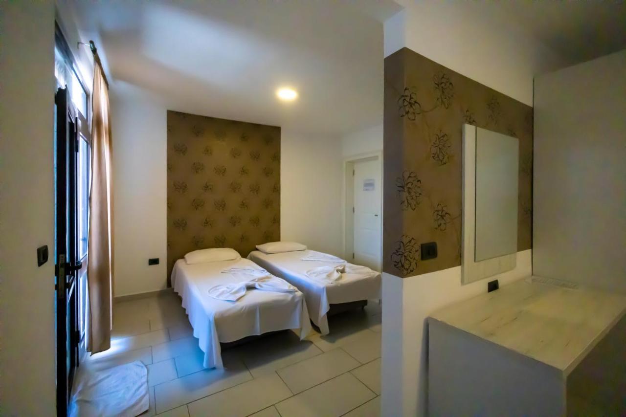 Metropolis Palace 3*
