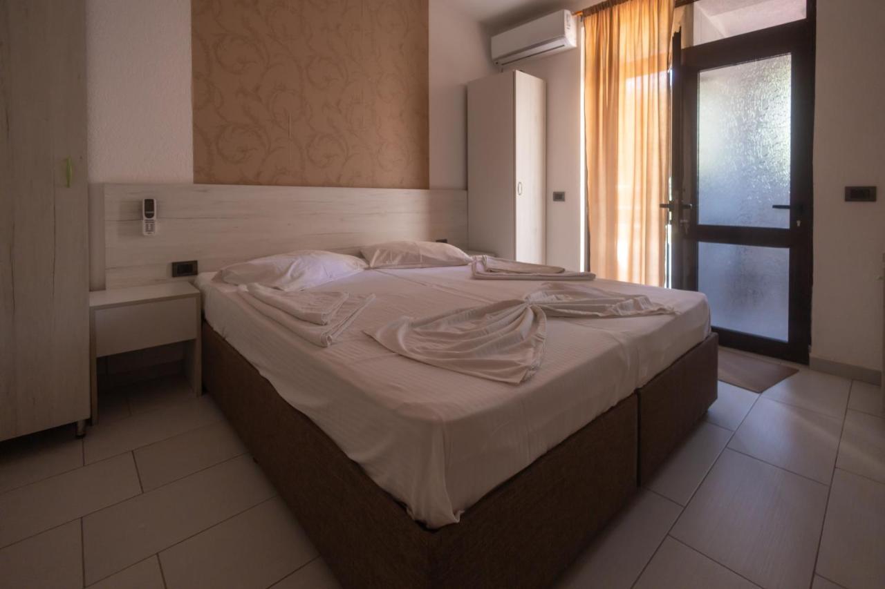 Metropolis Palace Durres