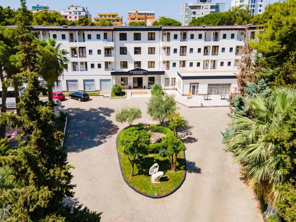 Metropolis Palace Hotel 3*
