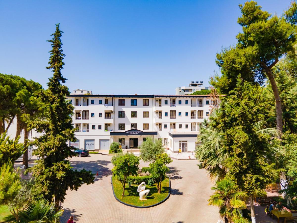 Metropolis Palace Hotel 3*