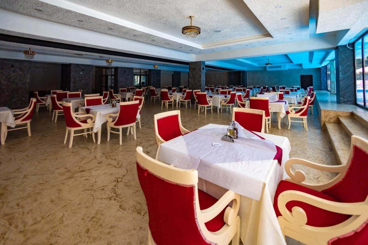 Metropolis Palace 3* Durres