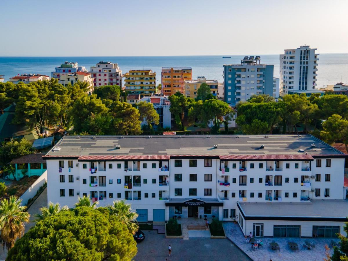 Hotel Metropolis Palace 3*