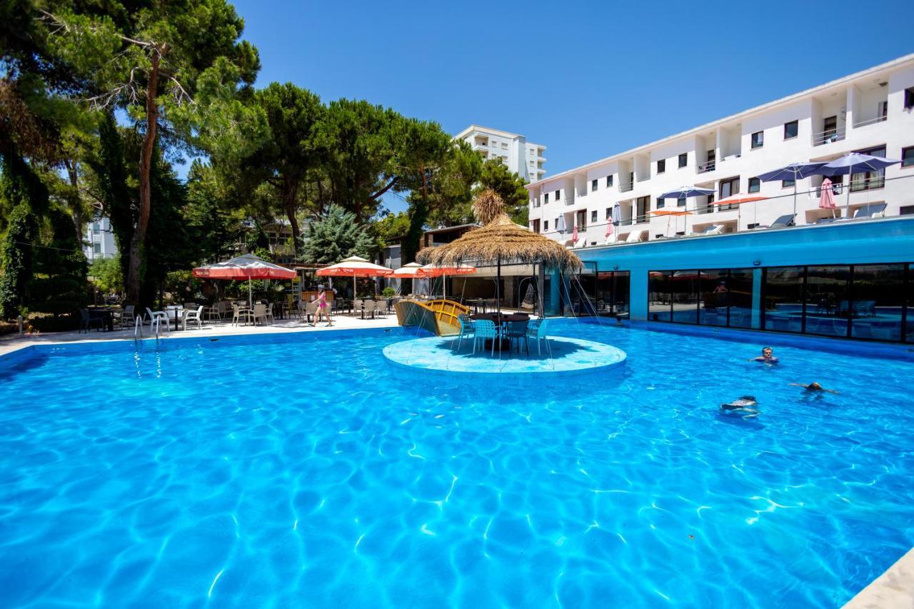Hotel Metropolis Palace 3*