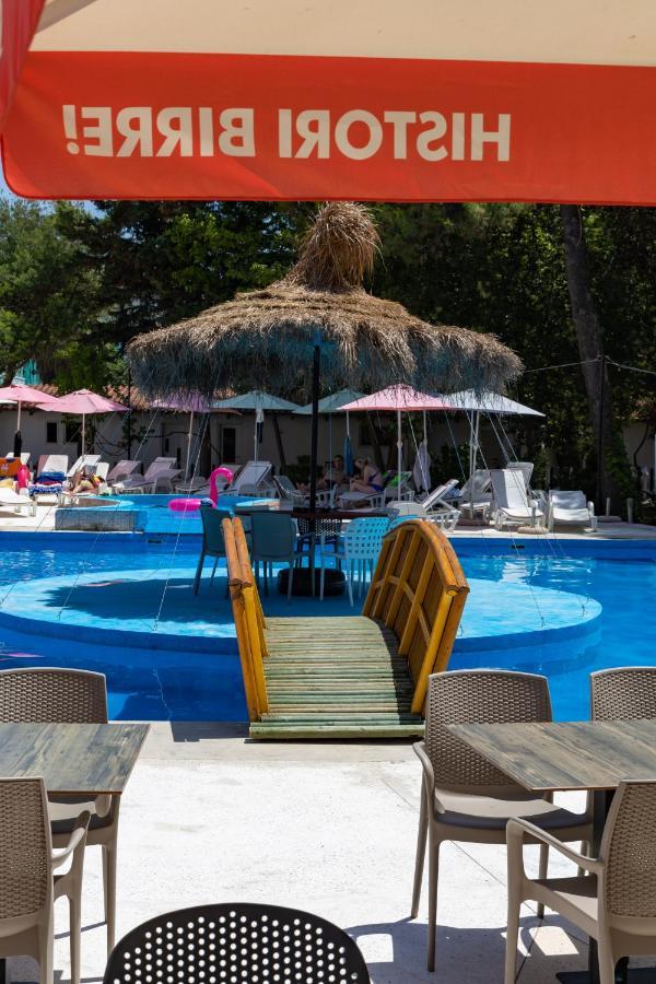 Metropolis Palace 3* Durres