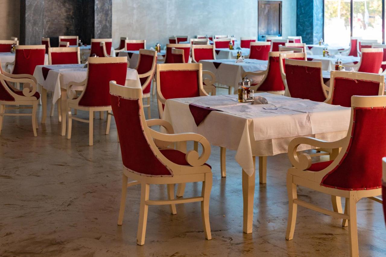 Metropolis Palace Hotel Durres