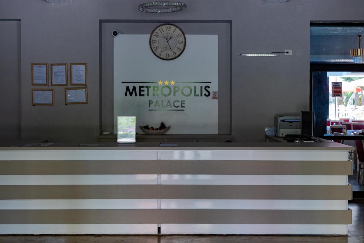 Metropolis Palace Hotel