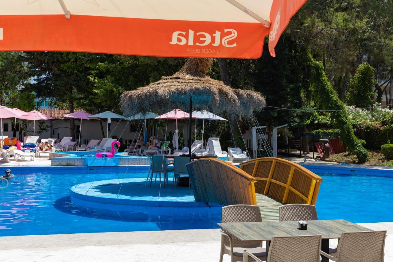 Metropolis Palace Hotel Durres