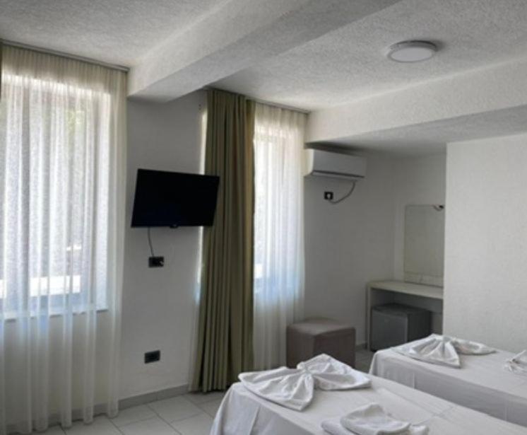 Metropolis Palace Durres