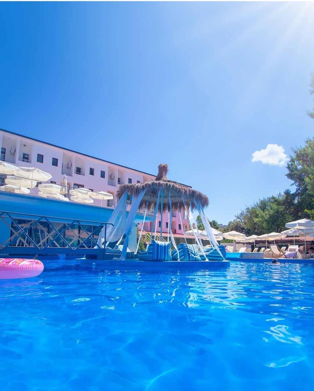 Metropolis Palace Hotel Durres
