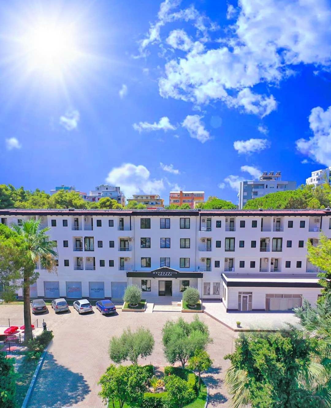 Metropolis Palace